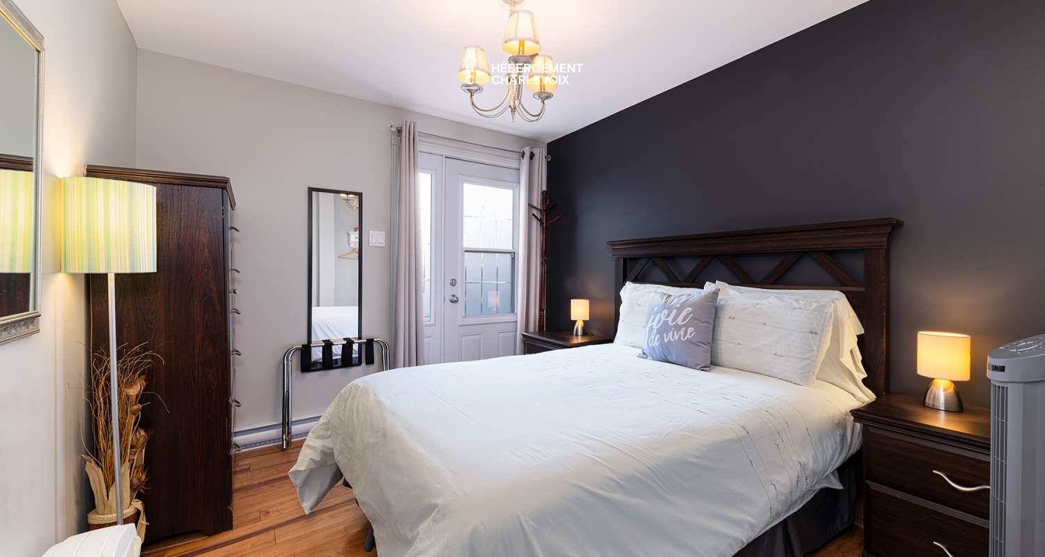 LOG-911 - Au coeur du Village.